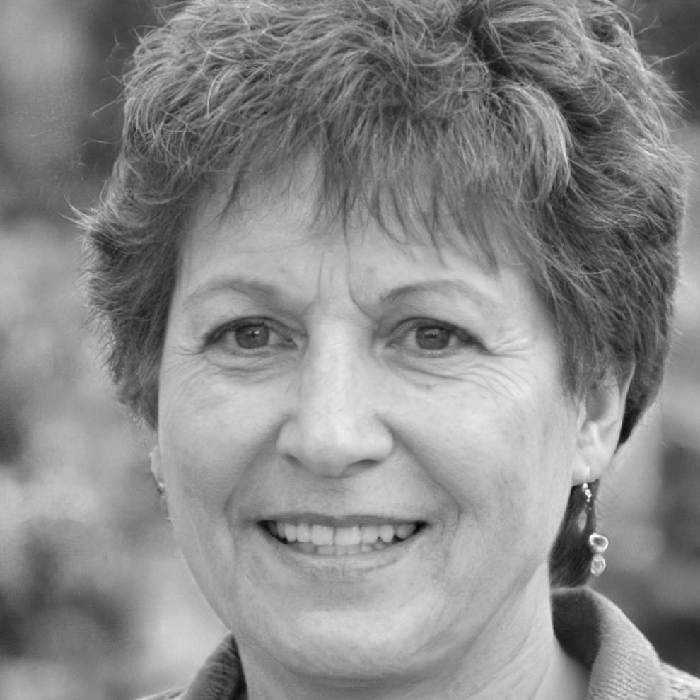 Sarah Hoffmann, Director Financial Analysis bei monalytharivo